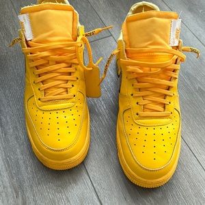 Size 11.5 Yellow Off Air forces!
